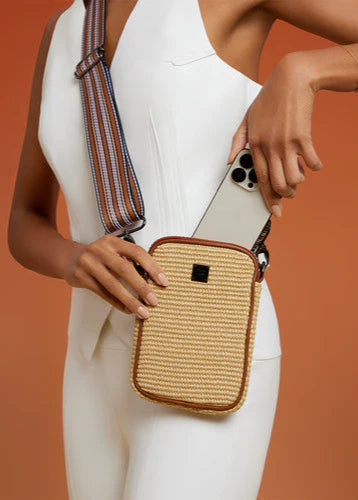 Busy Signal Crossbody: Dune Raffia & Saddle