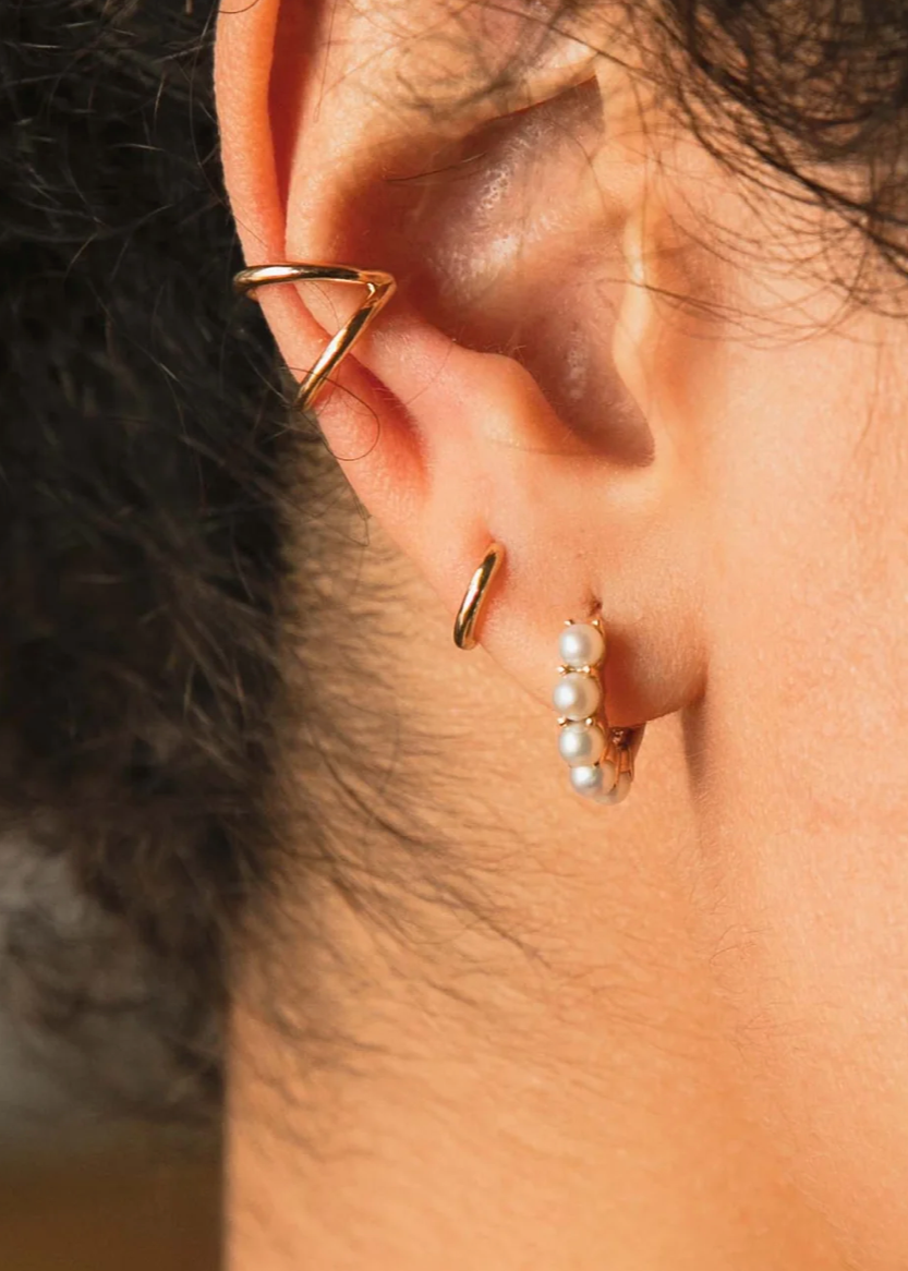 Zoe Chicco 14K Pearl Huggie Hoops