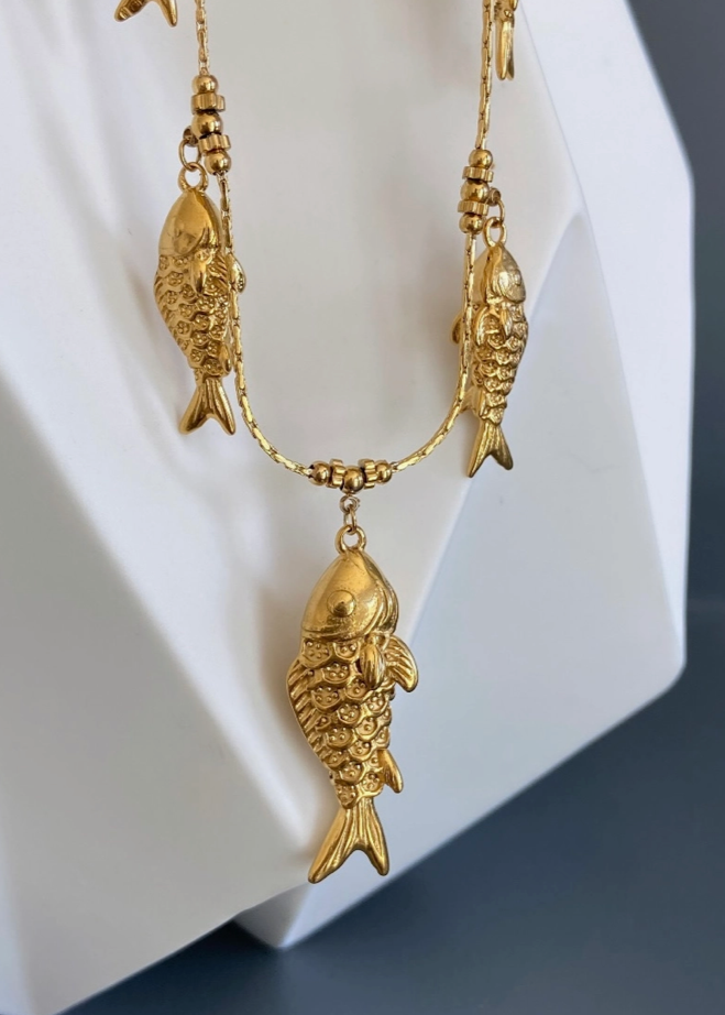 Pesci Necklace