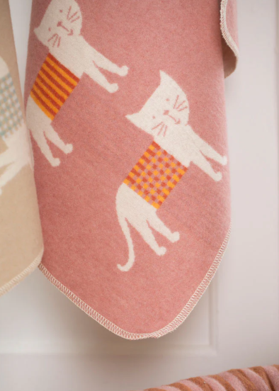 JUWEL Baby Blanket Cats Allover in Rouge
