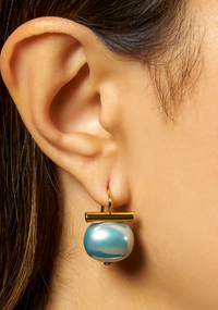 Classic Medium Cornflower Pebble Pearl Earrings