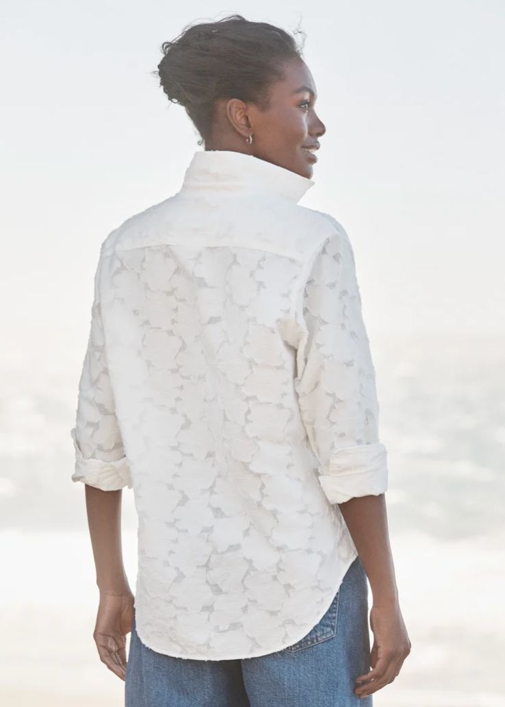 F&E Eileen Textured White Flowers
