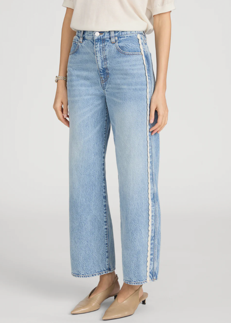 FRAME Crochet Bow Crop Jean