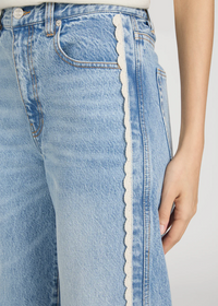 FRAME Crochet Bow Crop Jean