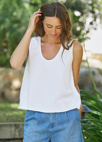 F&E Inny Scoop Tank Classic White